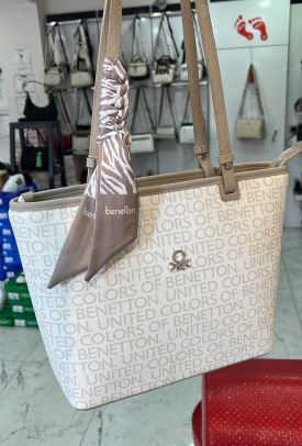 Benetton BNT 1762 El Omuz Çantası